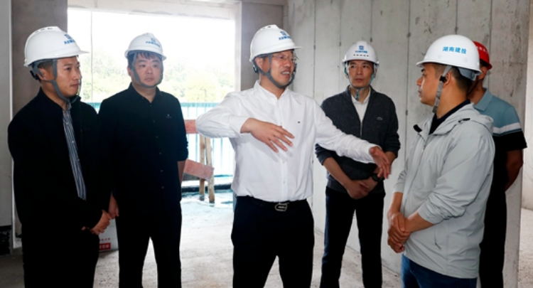 周志军现场调度安置房建设工作：倒排工期 压茬推进 确保如期优质完成建设任务