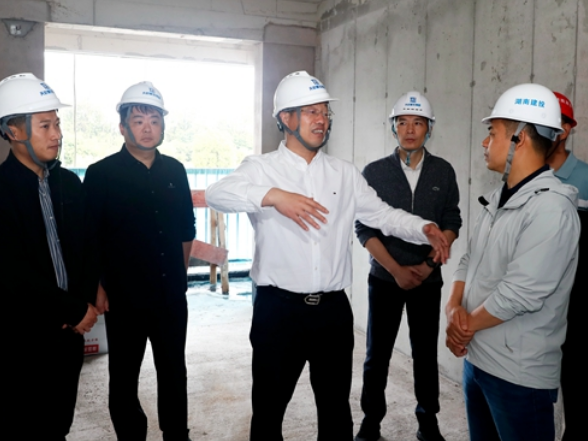 周志军现场调度安置房建设工作：倒排工期 压茬推进 确保如期优质完成建设任务