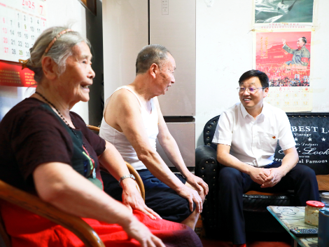 周志军开展“七一”走访慰问活动 传递党的关怀与温暖