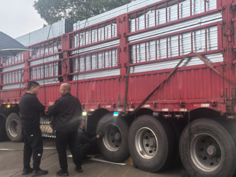叫停“带病”超限车 筑牢道路安全防线