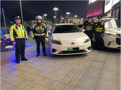 伪造 “车证”注册网约车？天心交通执法严查严打