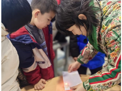 桂花坪街道桂庄社区开展“侦探菜小白”科普互动故事会