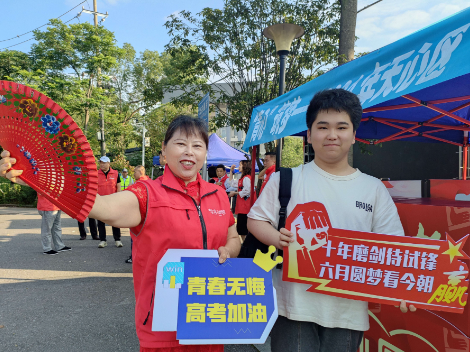 有事就喊“张大姐”：社区难题有了“枢纽站”