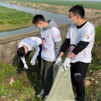 各界志愿服务 整治人居环境