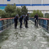 岳阳楼区城管委:全力以赴铲雪除冰保安全