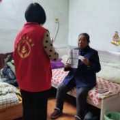 为民办实事 低保年审进家中