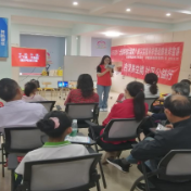 五里牌社区进小区开展防诈知识讲座