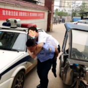指纹采集进万家,将温暖定格在“便民服务”的每个瞬间丨岳阳楼公安“四亮”