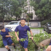 区消防救援大队开展营区卫生大扫除活动