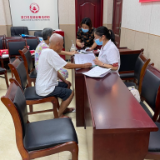 爱心义诊进社区 健康服务暖人心