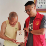 走访慰问老党员 送学上门暖人心