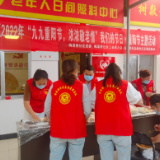 梅溪桥社区：庆重阳节包包子 社区居民心欢喜