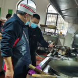 东茅岭街道“护苗保安全”——校园安全隐患排查行动