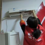 家电清洗进社区 志愿服务暖心田