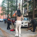 卫生整治“动起来” 社区环境“靓起来”