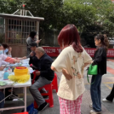 新时代文明实践丨义诊服务进社区  志愿行动暖民心！