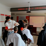 弘扬敬老好家风  义务剪发进社区