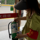 南岳社区定期开展门店消防安全大排查