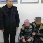民警暖心寻 风雪回家路
