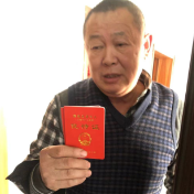 “格格”代办老年证 服务群众零距离