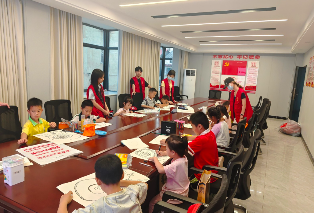 校地协同育新苗 公益实践润美育