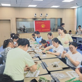 暖心守护育花开 爱心妈妈结对行