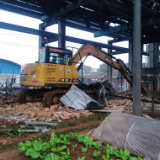 拆除违法建设 消除安全隐患