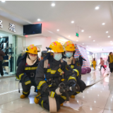区消防救援大队深入友谊市场开展灭火实战演练