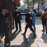 “扫街、扫楼、扫户”德胜社区防疫在行动