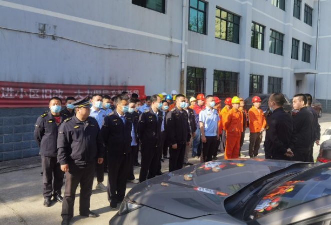 王家河街道开展集中拆除违章建筑 推进老旧小区改造行动