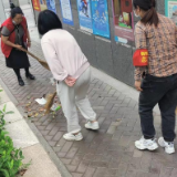 党建阵地大扫除 “擦亮”窗口形象