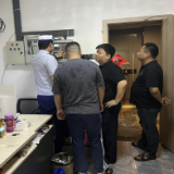 区消防救援大队联合五里牌街道办深入电竞酒店开展消防检查