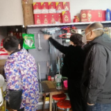 下水管道堵塞居民愁 网格员协调来解忧