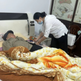 情系老年人 上门医疗服务暖人心
