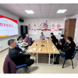 市场漏水起纠纷 群英调解化干戈