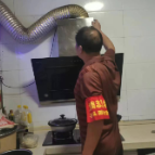 拧紧燃气安全阀 守护社区烟火气