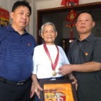 上门送达”八一”慰问金向抗美援朝英雄致敬