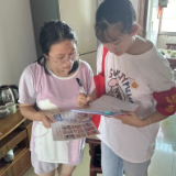 敲门行动做宣传 政策宣传进家门