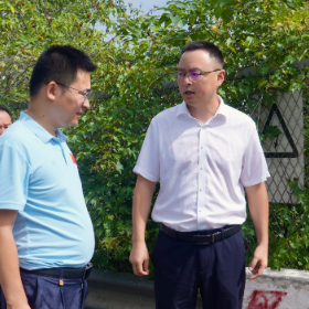 白再兴在南、北港河开展巡河工作