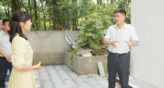 曾平原调研督导区综治中心规范化建设