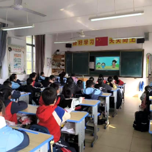 岳阳楼区司法局：“利剑护蕾”进校园，筑牢安全防护网