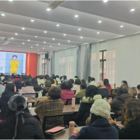 梅子柿社区开展职业技能培训活动