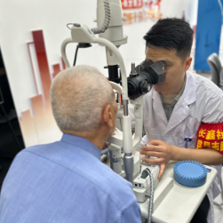 长鑫社区开展“美好“视”界 为老守护”健康科普系列活动