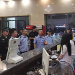 我们一起乘风破浪！丨护航高考