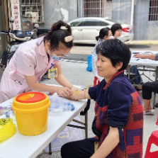 新站社区:关爱老人在行动 爱心义诊送健康