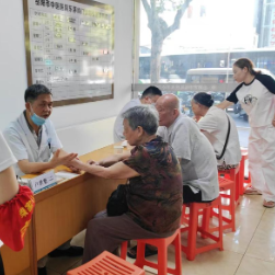 柴家山社区：社区爱心义诊 关爱身体健康
