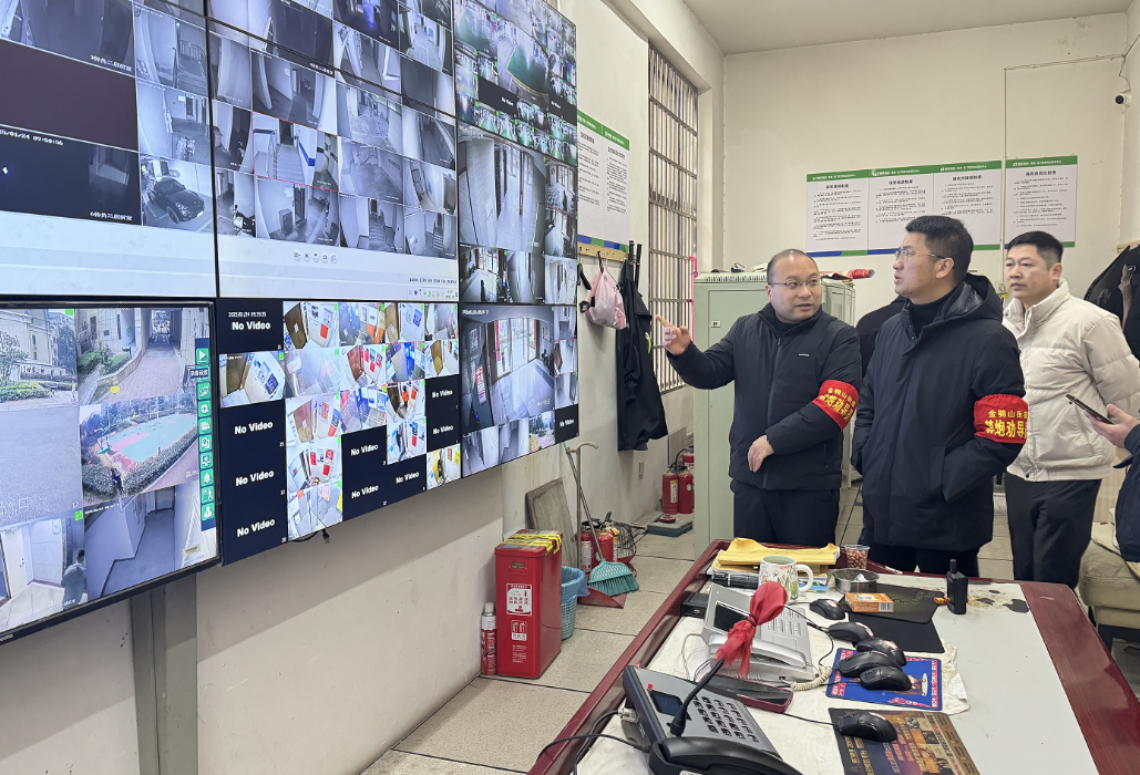 节前安检筑堡垒 守护万家平安年—— 金鹗山街道开展节前安全生产大检查