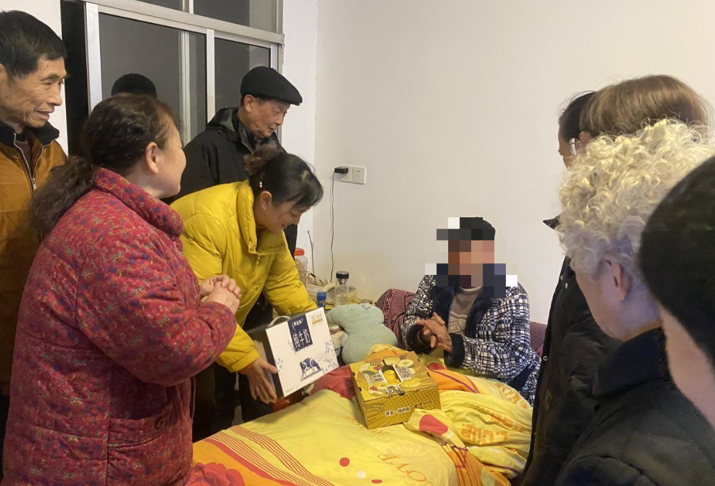 太子庙社区：春节慰问传递温暖  共筑和谐邻里情