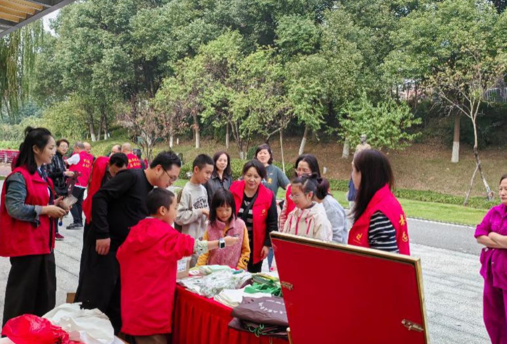 岳阳楼区举办“双碳”体验活动，市民沉浸式感受绿色生活