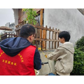 慈氏塔社区：开展飞线充电专项劝导 筑牢居民用电安全防线
